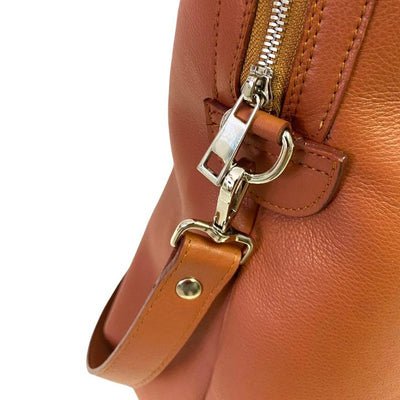 Maxi bauletto in cuoio con brand