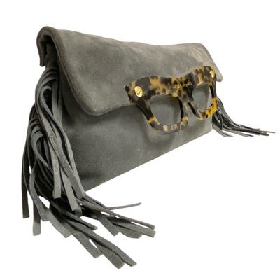 Pochette Lucy in suede grigio e frange